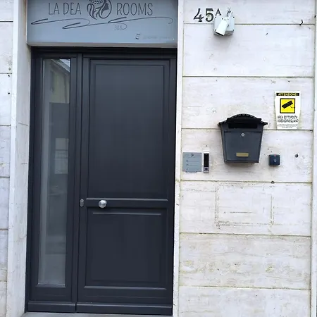La Dea Rooms-3